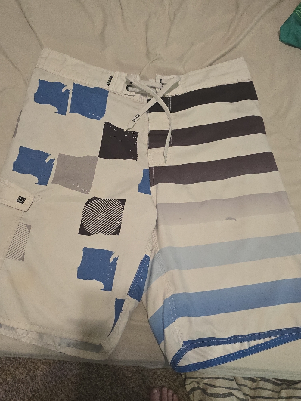 Univibe White Blue & Gray Graphic Stripe Swim Trunks
